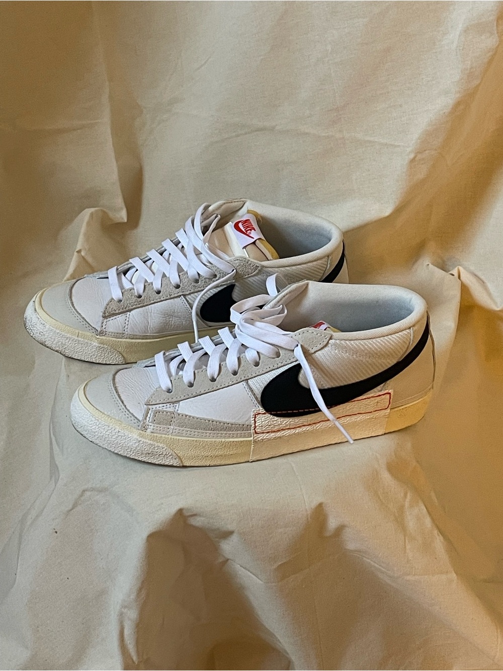 NIKE White Low-Top Sneakers with Black Accent - Men's Casual Shoes